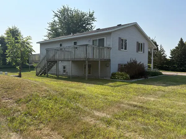 19900 Sunny LN, Starbuck, MN 56381