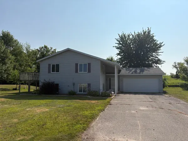 19900 Sunny LN, Starbuck, MN 56381