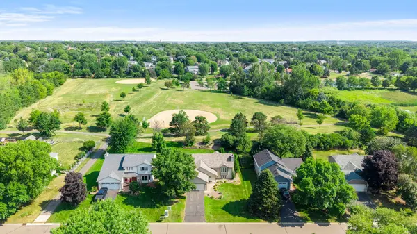 9044 Sequoia RD, Woodbury, MN 55125