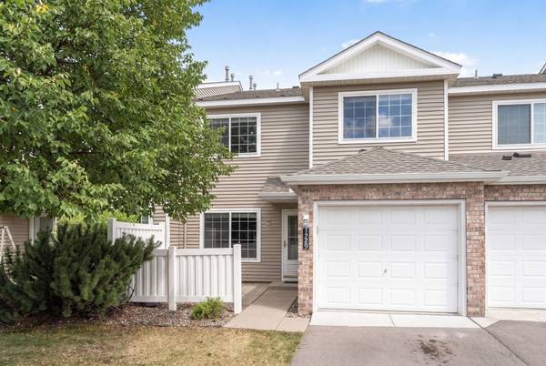 1229 Highpoint Curve, Shakopee, MN 55379