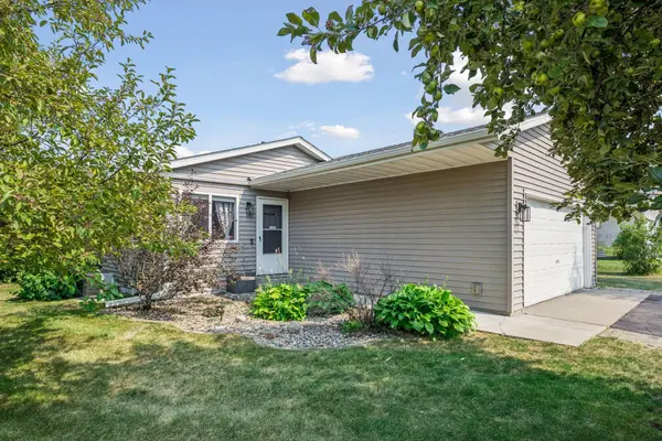 9230 Widgeon LN, Monticello, MN 55362