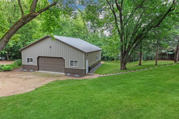 715 Crosby DR, Hudson, WI 54016