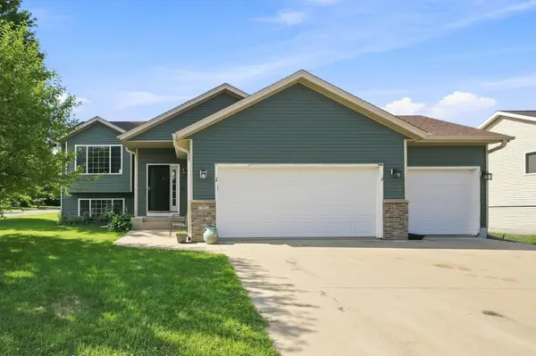 708 Maplebrook DR NE, Stewartville, MN 55976
