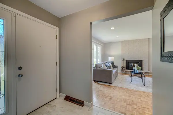 191 Windsor LN, New Brighton, MN 55112