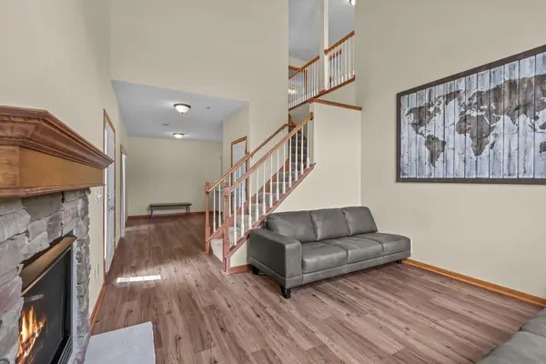 9124 Fox CT, Victoria, MN 55386
