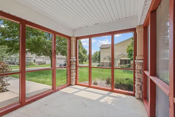 9124 Fox CT, Victoria, MN 55386