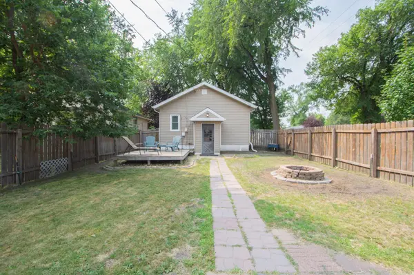 357 15th AVE S, Fargo, ND 58103