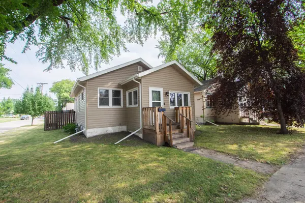 357 15th AVE S, Fargo, ND 58103