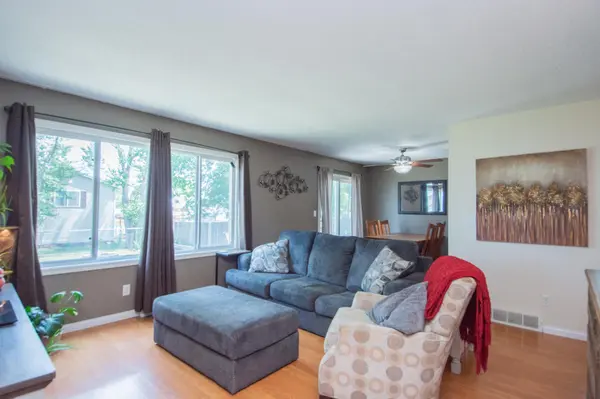 49 Evergreen CIR, West Fargo, ND 58078