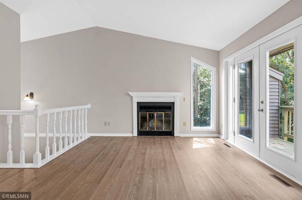 451 Hunter Hill RD, Hudson, WI 54016