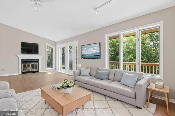 451 Hunter Hill RD, Hudson, WI 54016