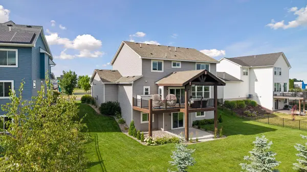 3212 Linden LN N, Lake Elmo, MN 55042