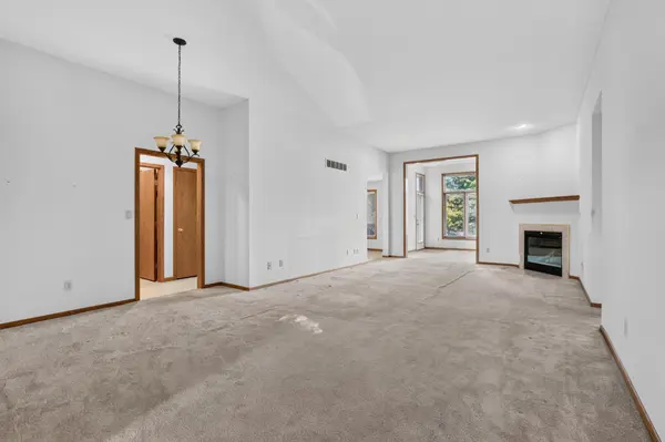 5216 Gemstone LN NW, Rochester, MN 55901