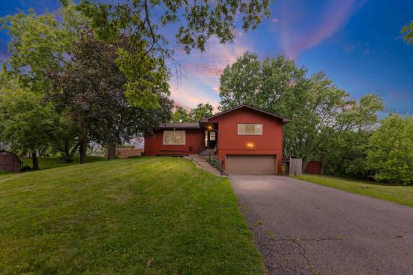 12916 1st AVE S, Burnsville, MN 55337