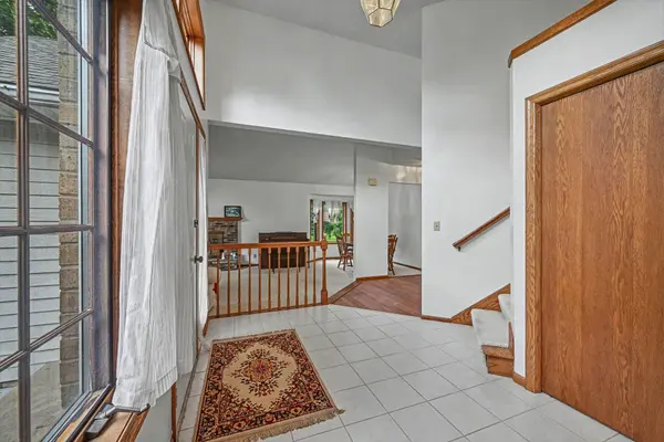 2522 S Windsor LN, Woodbury, MN 55125