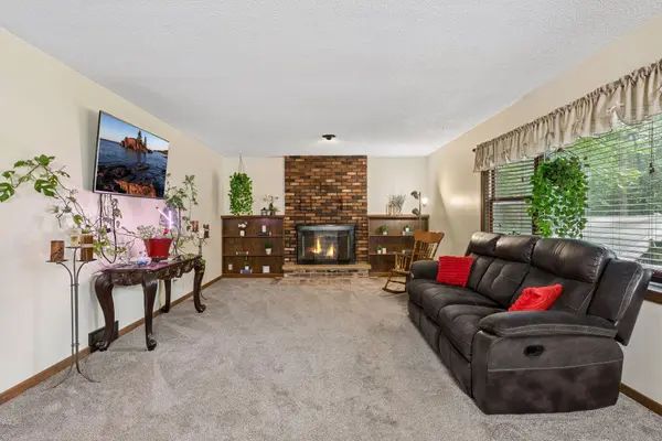3891 N Enchanted DR NW, Andover, MN 55304