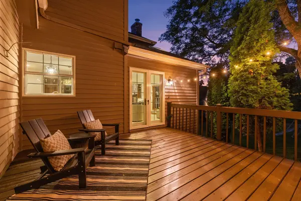 260 Mountain WAY, Chanhassen, MN 55317