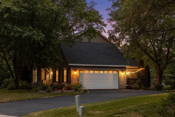 260 Mountain WAY, Chanhassen, MN 55317