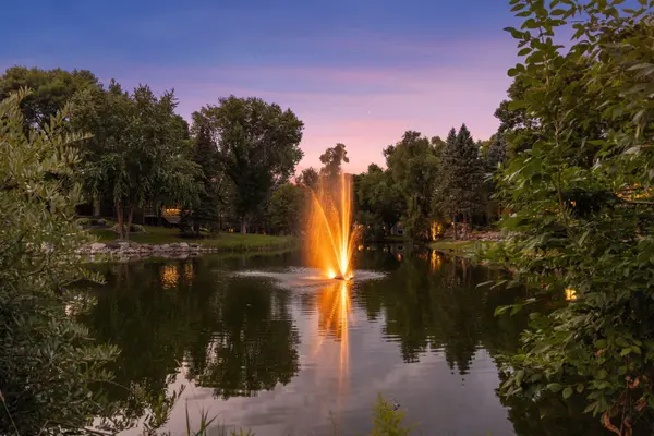 260 Mountain WAY, Chanhassen, MN 55317