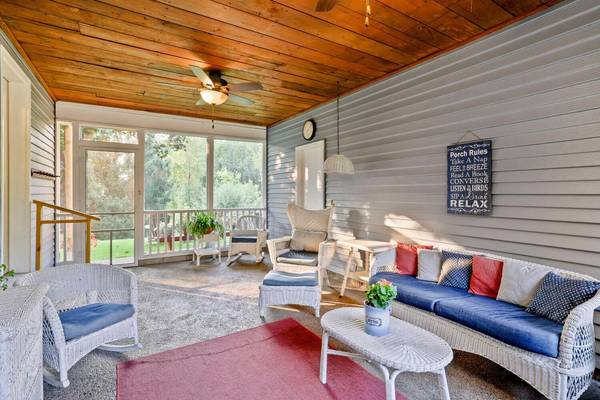 9905 Brent AVE, Inver Grove Heights, MN 55077