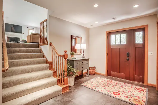 1395 Farmdale RD, Mendota Heights, MN 55118