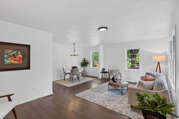 837 Mcknight RD N, Saint Paul, MN 55119
