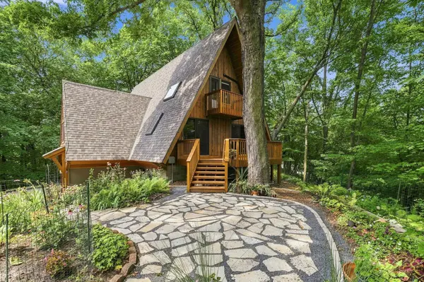 420 Pleasant View RD, Chanhassen, MN 55317