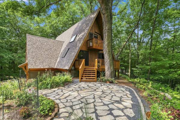 420 Pleasant View RD, Chanhassen, MN 55317