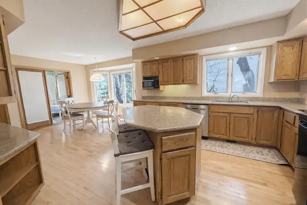 8992 Hidden Meadow RD, Woodbury, MN 55125