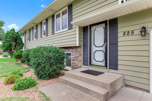 525 Lakewood DR S, Maplewood, MN 55119
