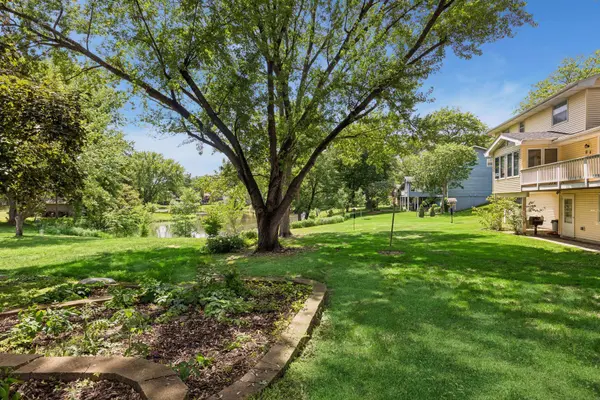 2095 Kelly DR, Golden Valley, MN 55427