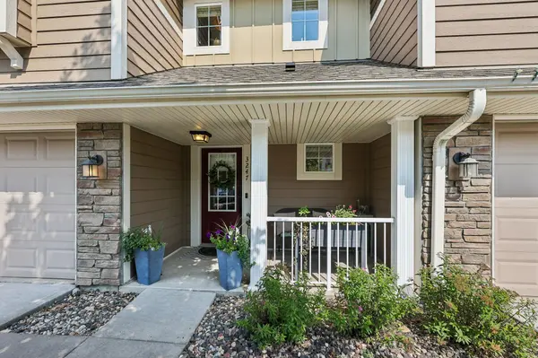 3247 Red Oak TRL, Medina, MN 55340