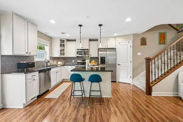 3247 Red Oak TRL, Medina, MN 55340