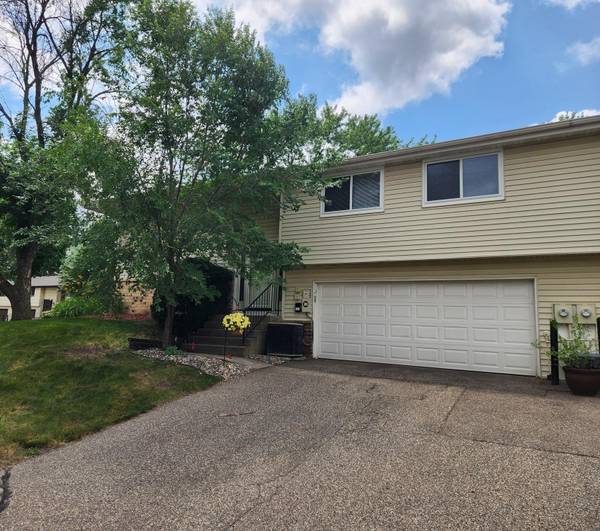 4444 Woodgate CT, Eagan, MN 55122