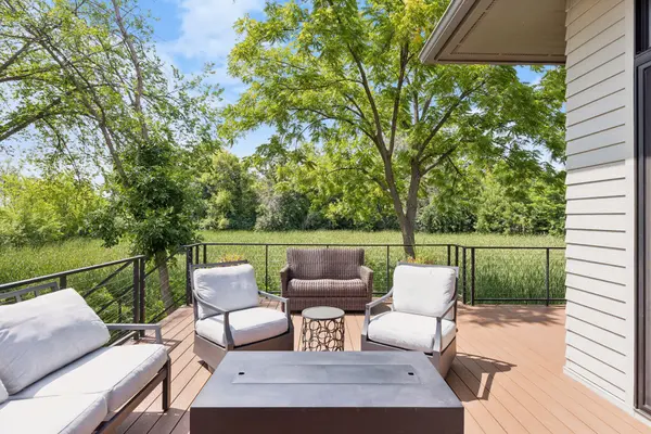 324 Hampton ST, Wayzata, MN 55391