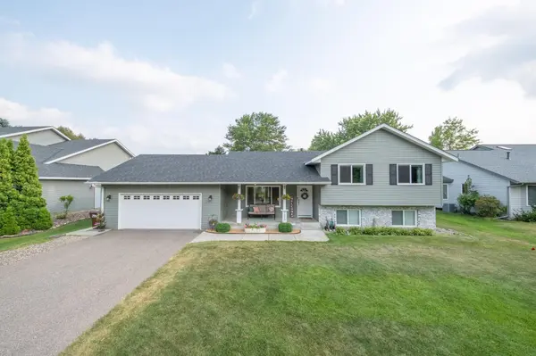 7685 Upper 45th ST N,  Oakdale,  MN 55128
