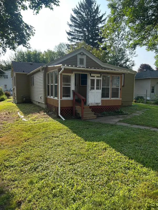 30650 N Lakes TRL, Lindstrom, MN 55045