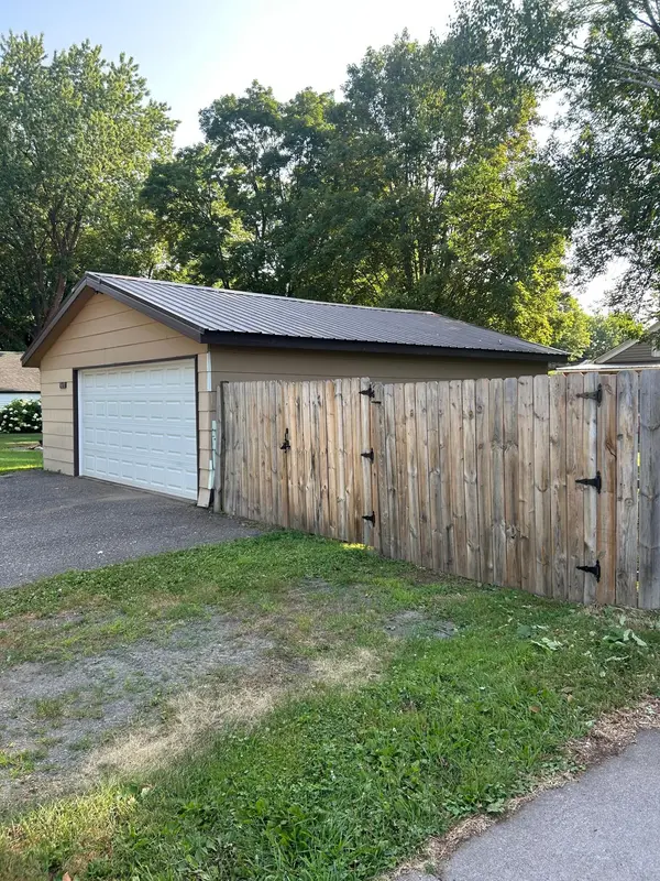 30650 N Lakes TRL, Lindstrom, MN 55045