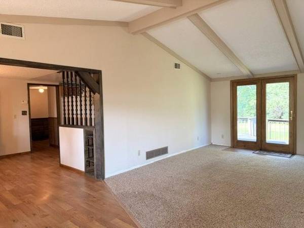 2022 River RD, Windom, MN 56101