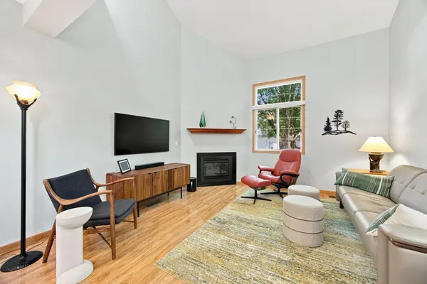 8473 Cortland RD, Eden Prairie, MN 55344
