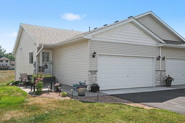 38268 Explorer CIR, North Branch, MN 55056