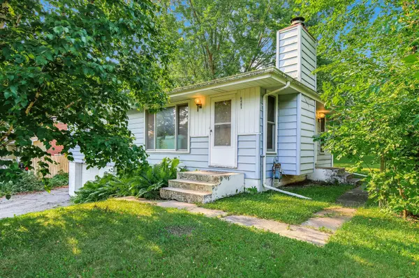 6481 Rath DR, Woodbury, MN 55125