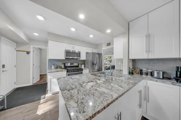 2765 Merrill ST, Roseville, MN 55113