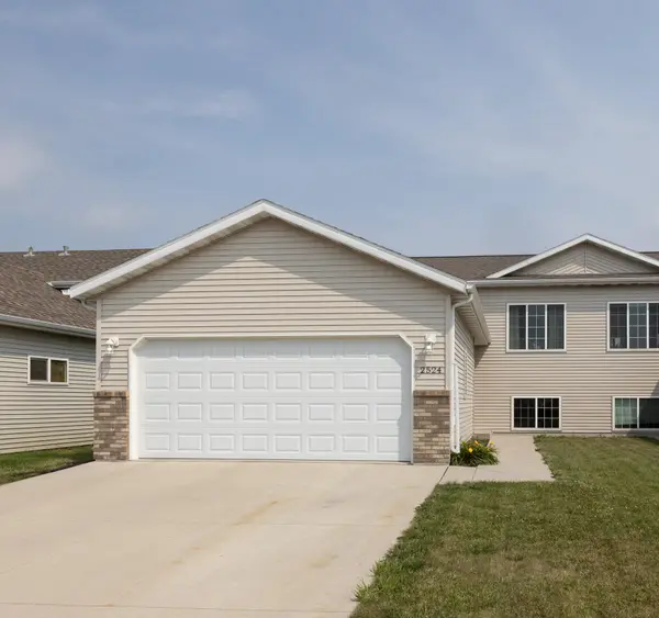 2524 31st AVE S, Moorhead, MN 56560