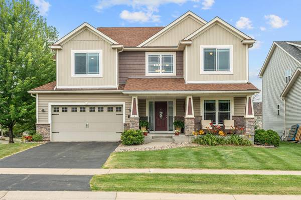 950 Drew DR, Woodbury, MN 55129