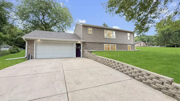 1416 Ridgeview DR, Montevideo, MN 56265