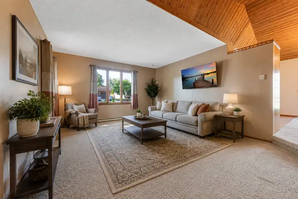 400 Beverly ST, Wanamingo, MN 55983