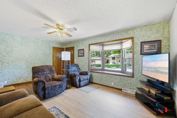1412 Elm AVE N, Glencoe, MN 55336