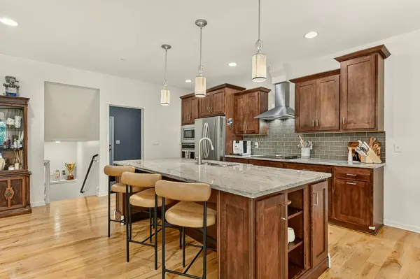 558 Panorama CIR NW, Rochester, MN 55901