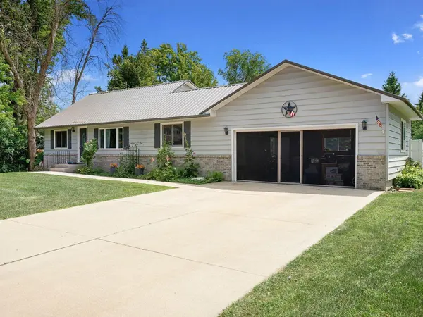 1429 Rice Lake ST, Owatonna, MN 55060